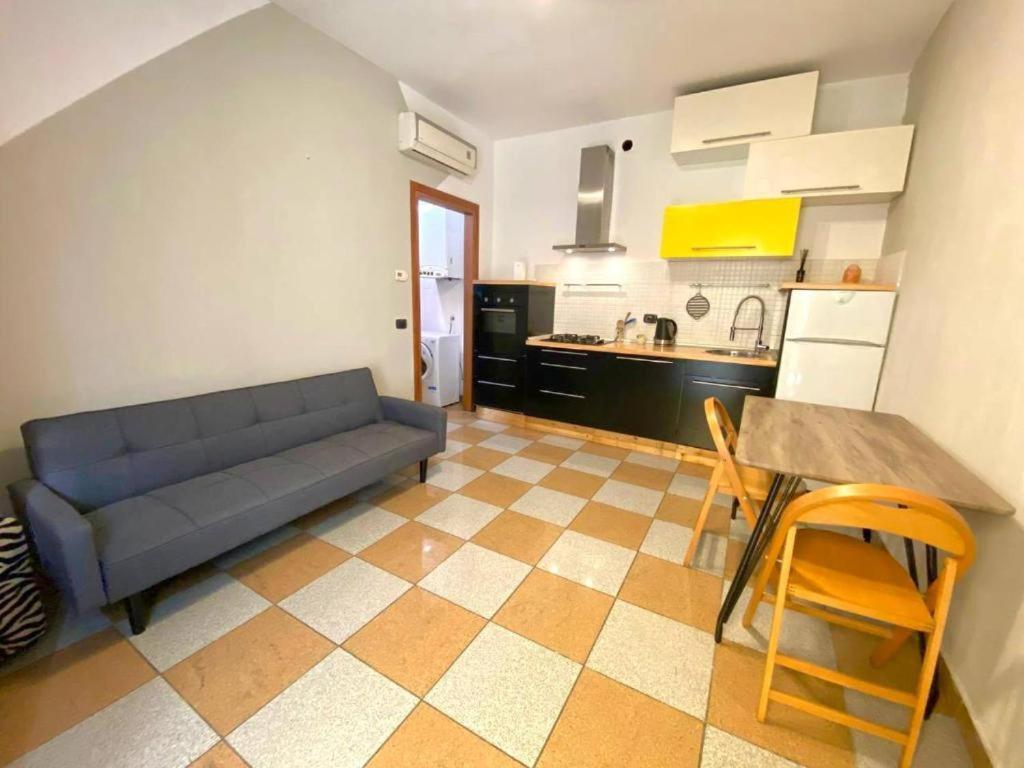 Апартаменти Conte Rosso House, Con Doppia Terrazza In Coorte Tranquilla A Due Passi Da Stazione E Metropolitana Lambrate Мілан Екстер'єр фото
